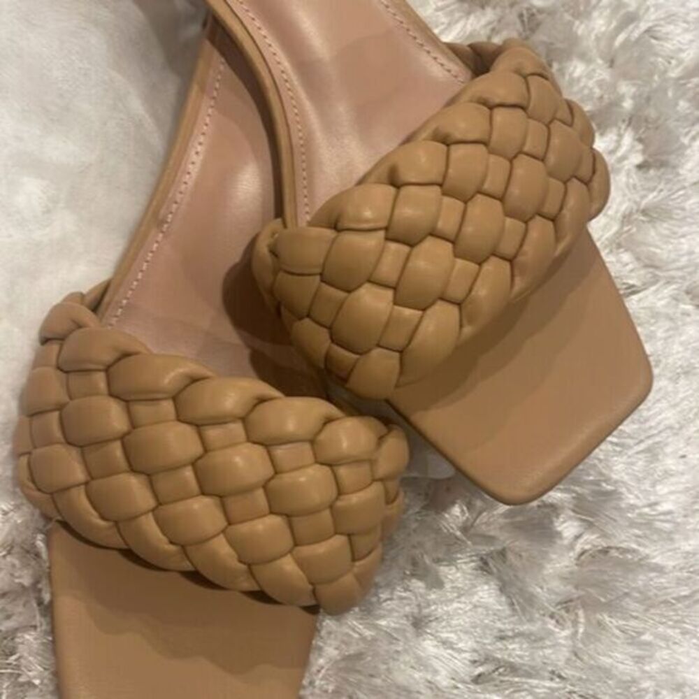 Women's Tan Square Toe Woven Strap Slip On Heeled Sandals Size 10 - Picture 5 of 5